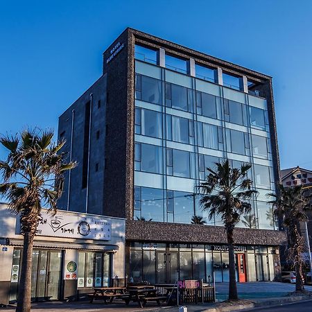 Blue Spring Hotel Чеджудо Экстерьер фото