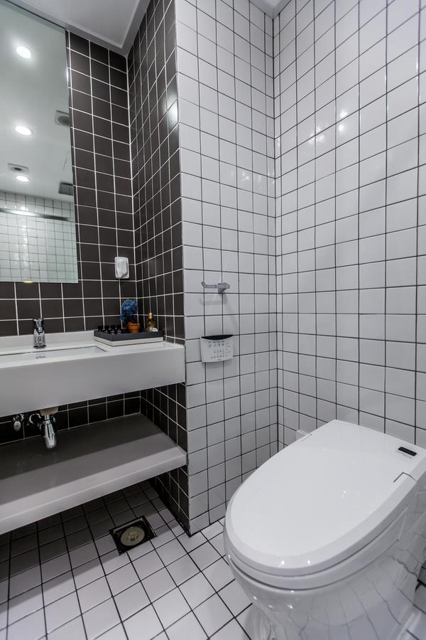 Blue Spring Hotel Чеджудо Экстерьер фото