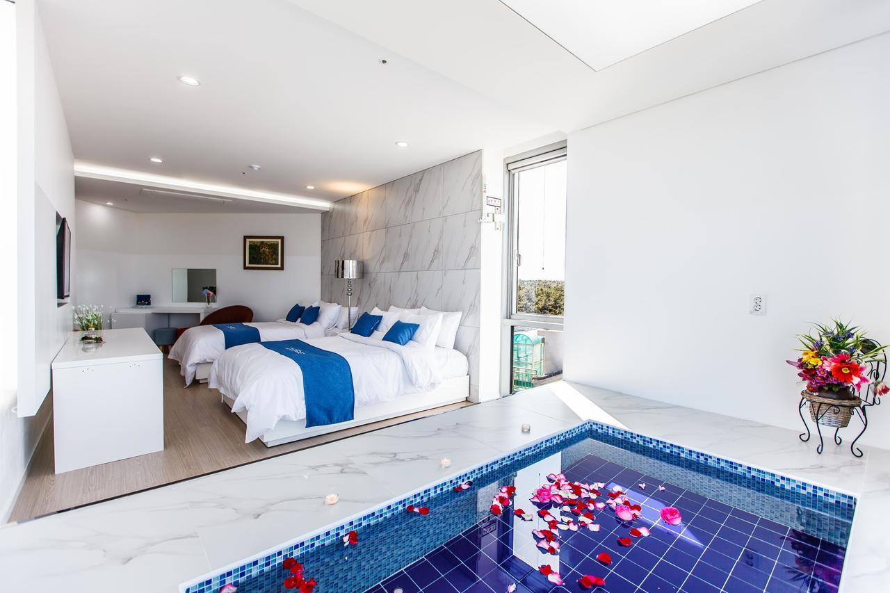 Blue Spring Hotel Чеджудо Экстерьер фото